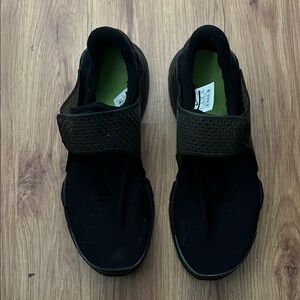 Nike Black Slip-On Sneakers with Velcro Strap